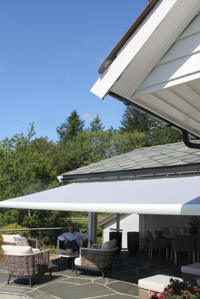 Markise - Bredde fra 475 til 530 cm x utfall 260 cm