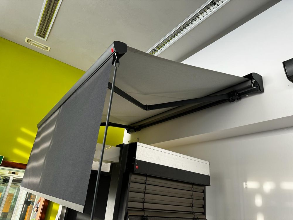 Markise - Bredde fra 475 til 530 cm x utfall 260 cm